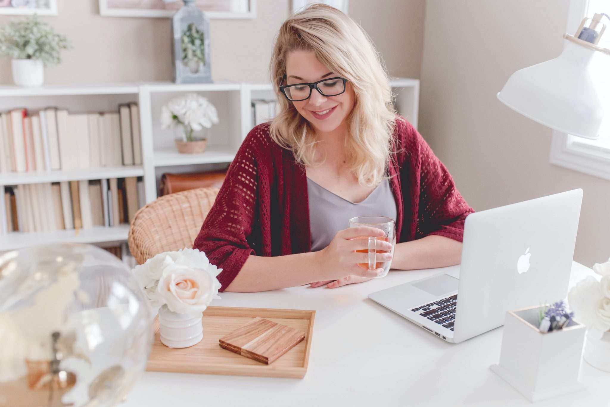 women using healthy habits tracker